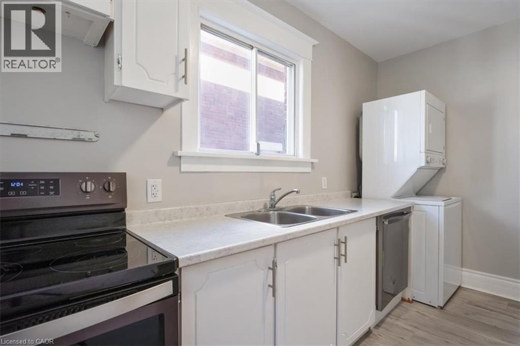 3 Carleton Street S Unit# Main, Thorold, ON
