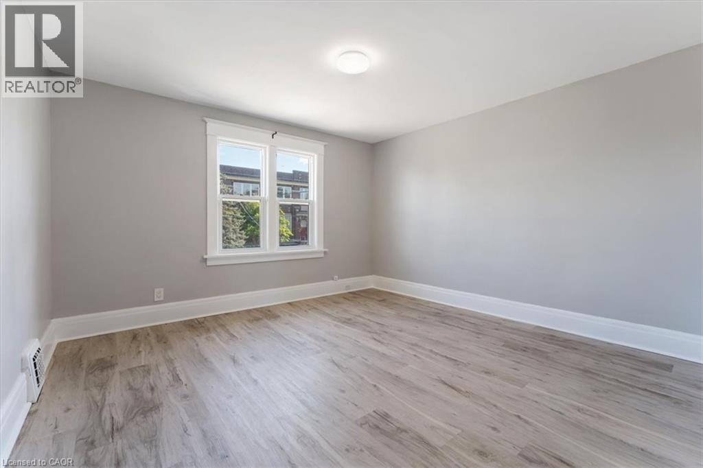 3 Carleton Street S Unit# Main, Thorold, ON
