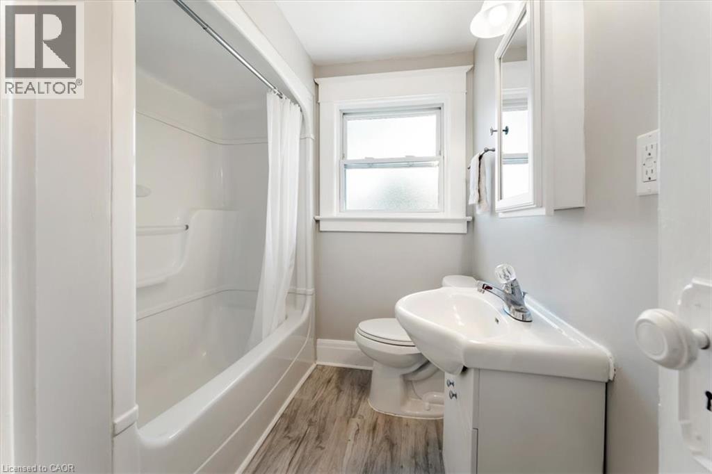 3 Carleton Street S Unit# Main, Thorold, ON