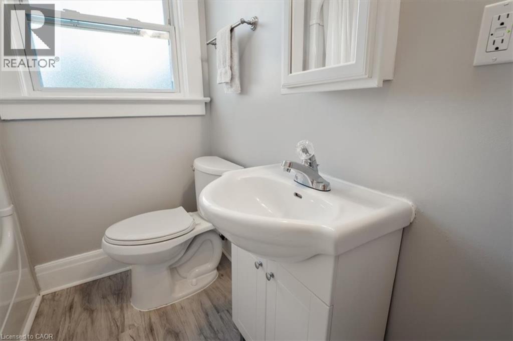 3 Carleton Street S Unit# Main, Thorold, ON