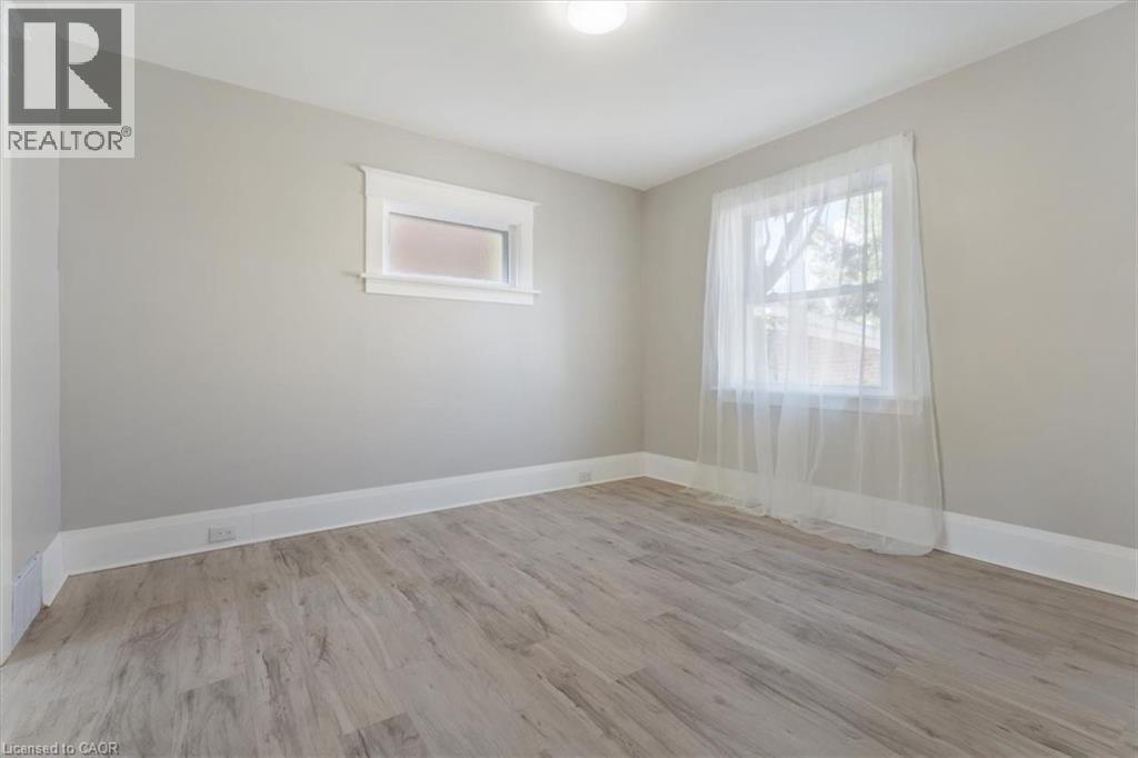 3 Carleton Street S Unit# Main, Thorold, ON