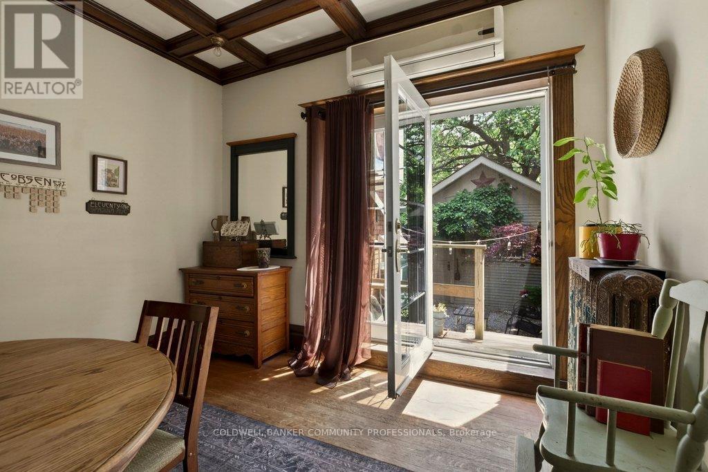 111 Spadina Avenue, Hamilton, ON