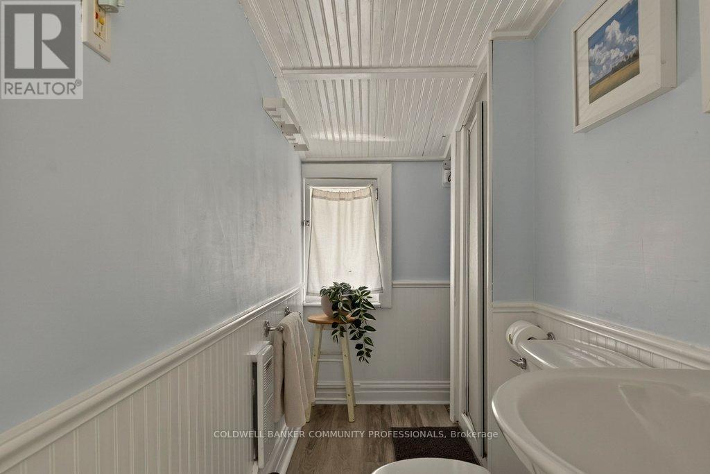 111 Spadina Avenue, Hamilton, ON