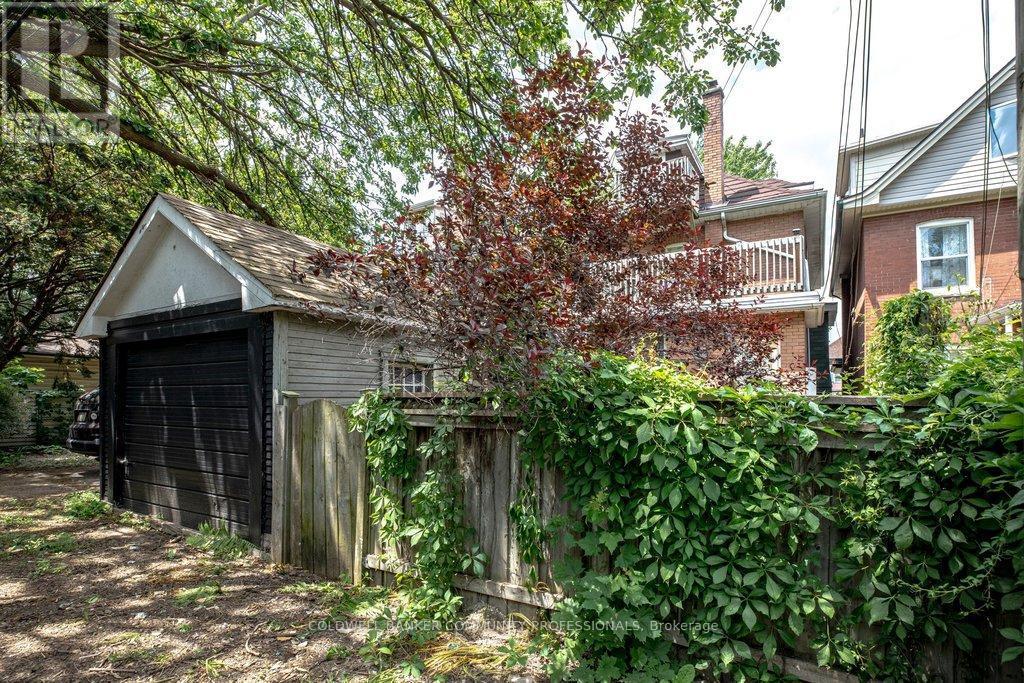 111 Spadina Avenue, Hamilton, ON