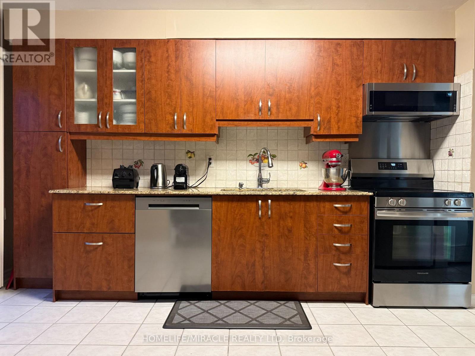 163 Mabley Crescent, Vaughan, ON