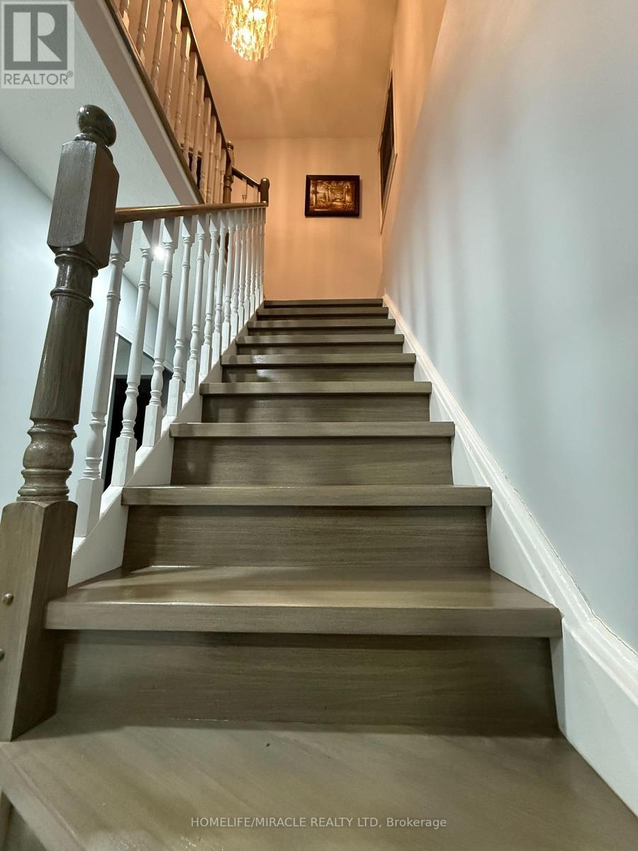 163 Mabley Crescent, Vaughan, ON