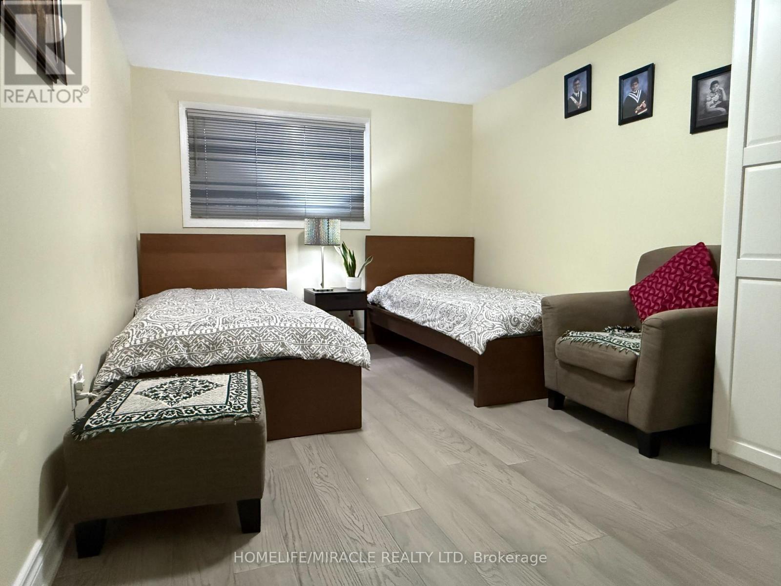 163 Mabley Crescent, Vaughan, ON