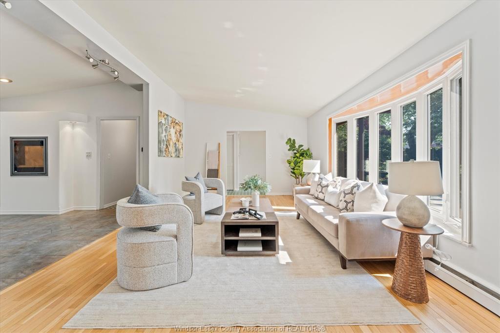 3740 Ouellette, Windsor, ON