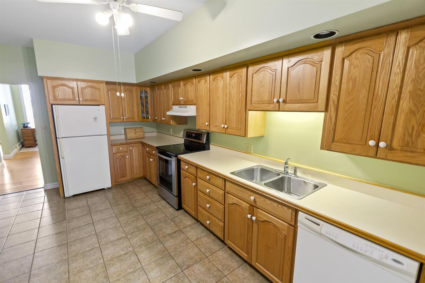 1 202-204 Euston Street, Charlottetown, PE