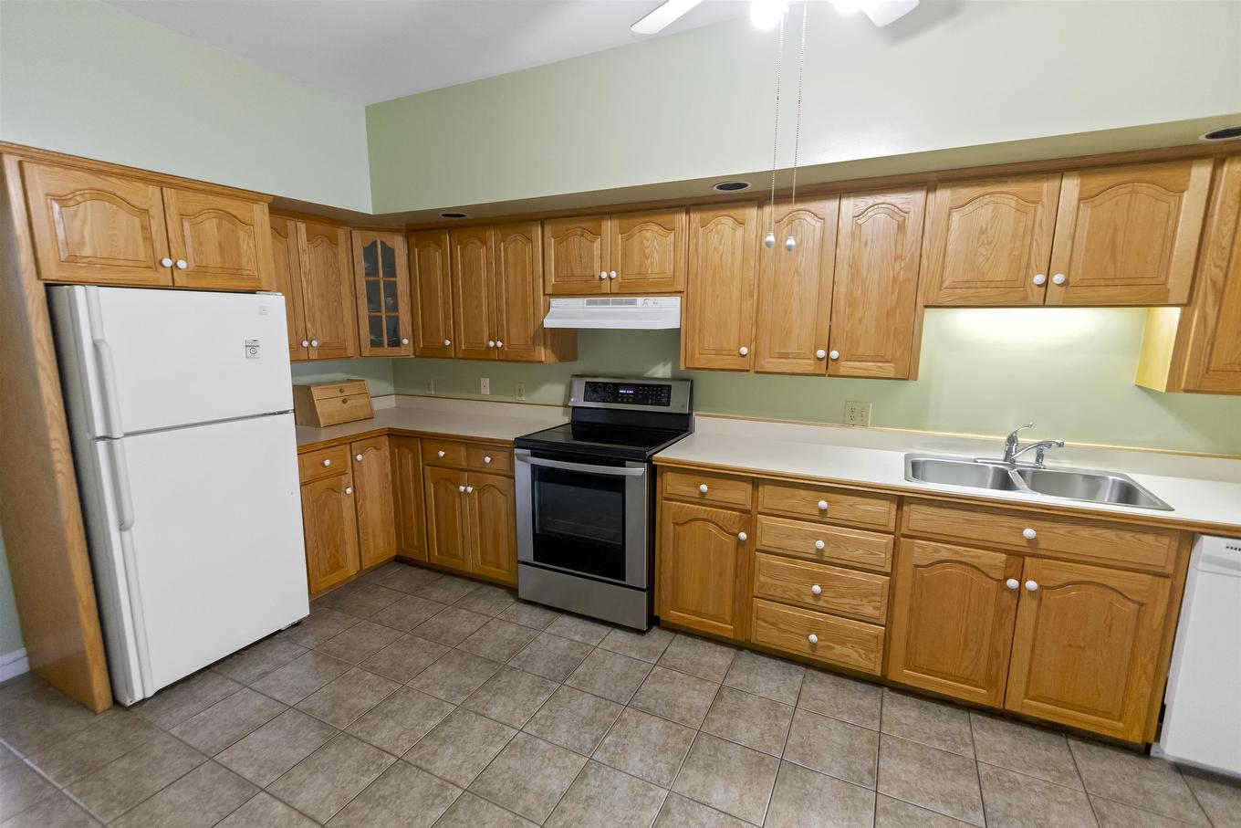 1 202-204 Euston Street, Charlottetown, PE