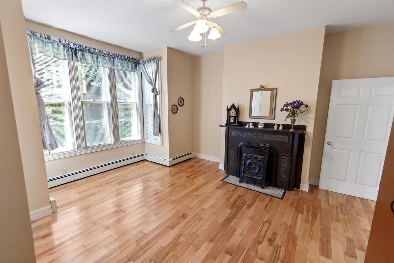 1 202-204 Euston Street, Charlottetown, PE