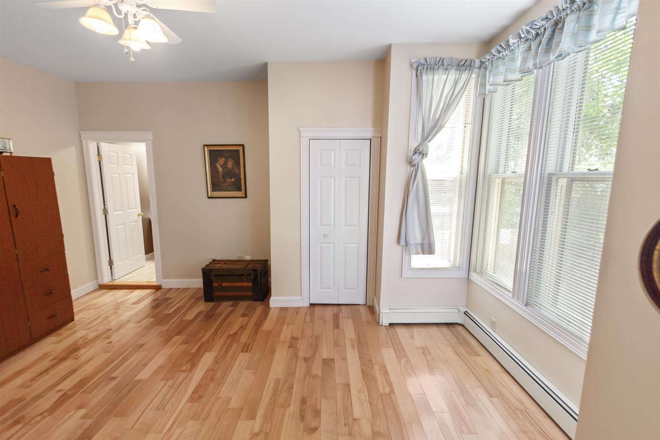 1 202-204 Euston Street, Charlottetown, PE