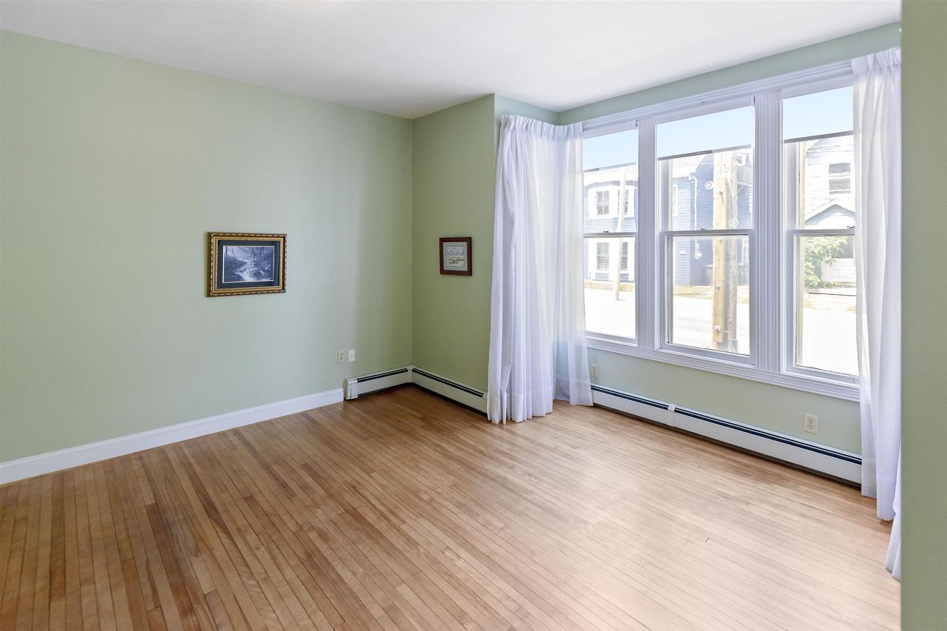 1 202-204 Euston Street, Charlottetown, PE