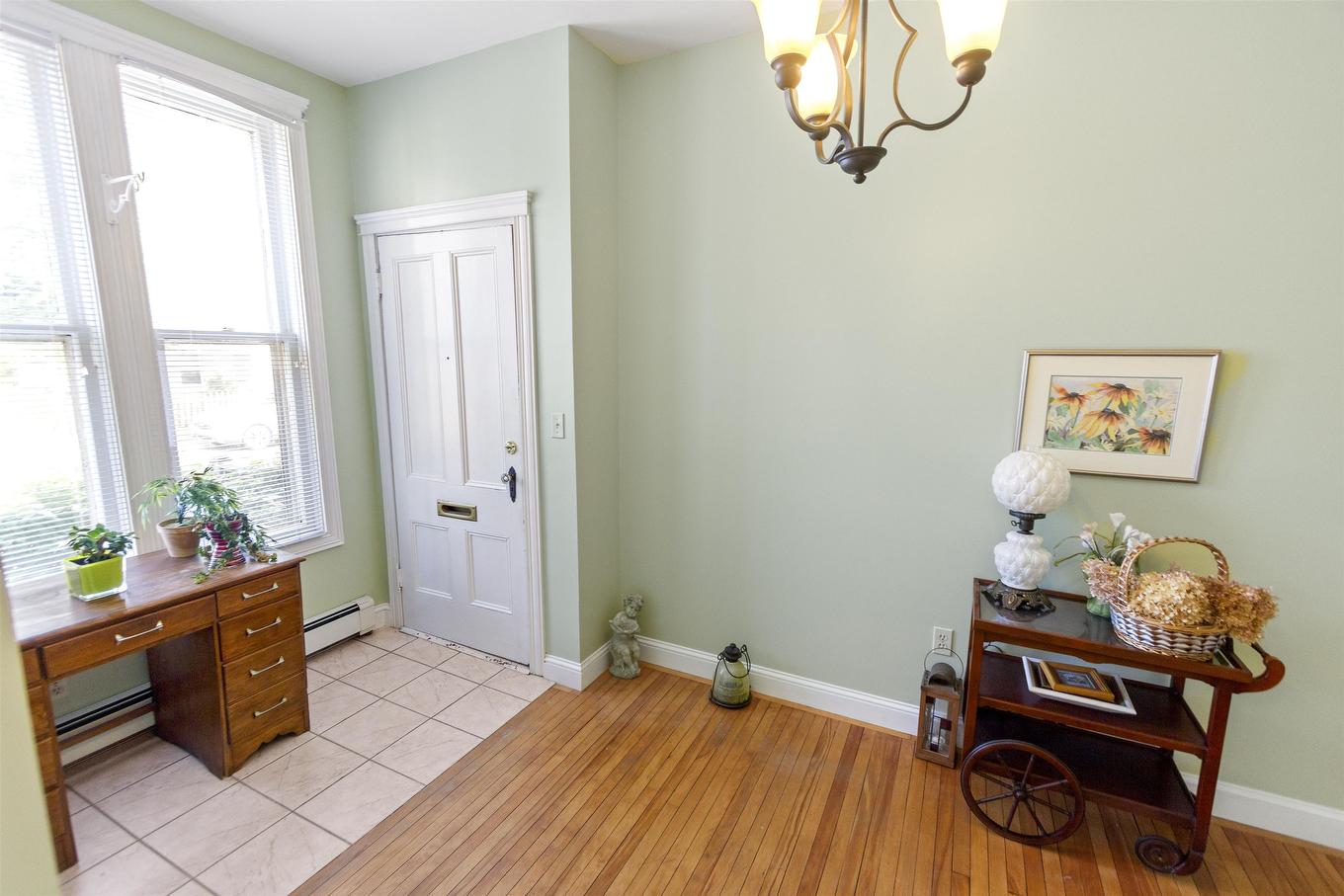 1 202-204 Euston Street, Charlottetown, PE
