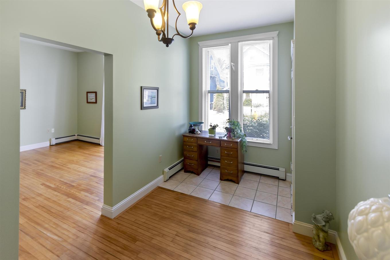 1 202-204 Euston Street, Charlottetown, PE