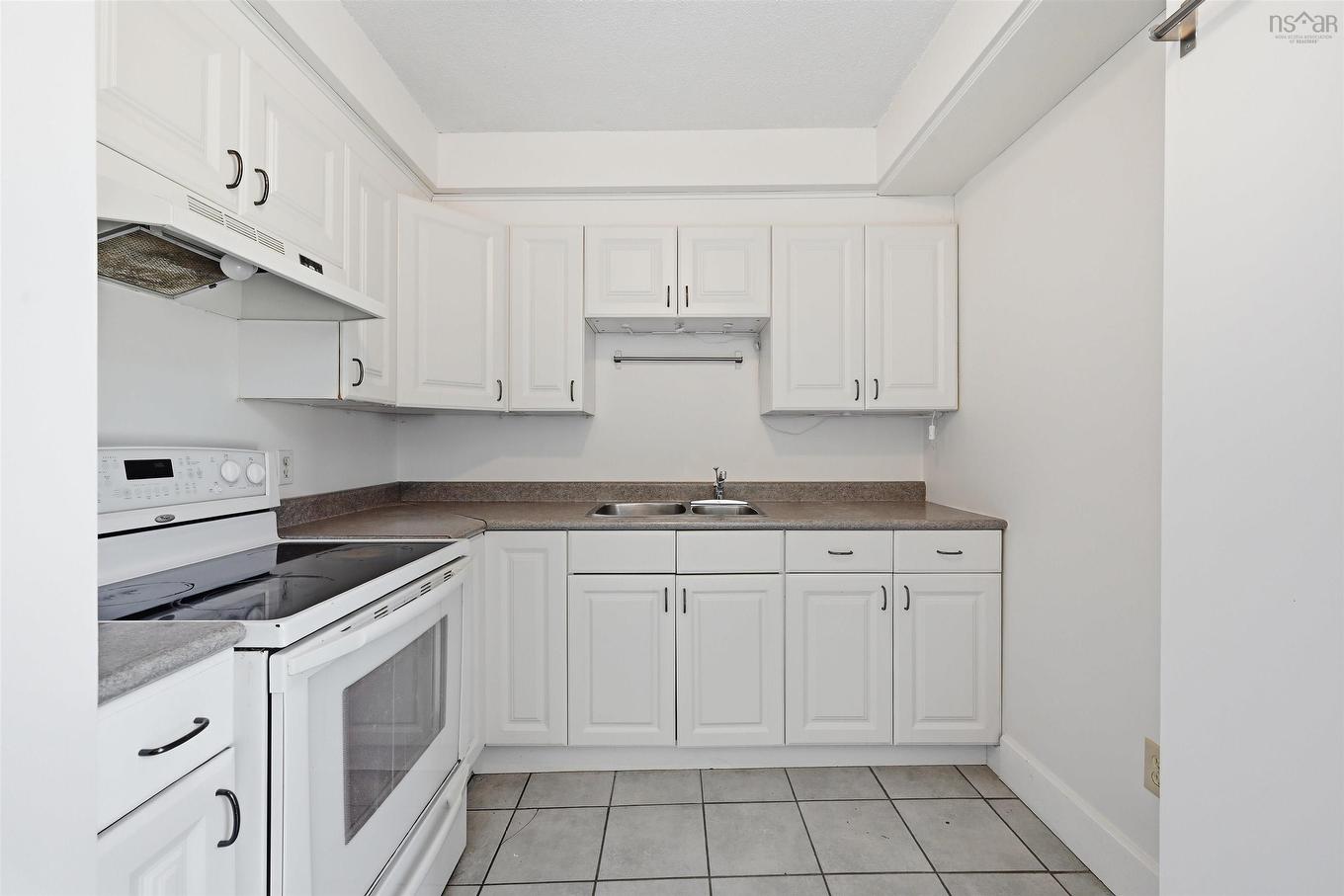 210 5959 Spring Garden Road, Halifax, NS