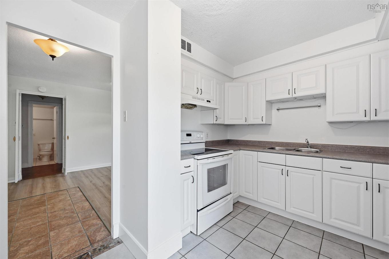 210 5959 Spring Garden Road, Halifax, NS