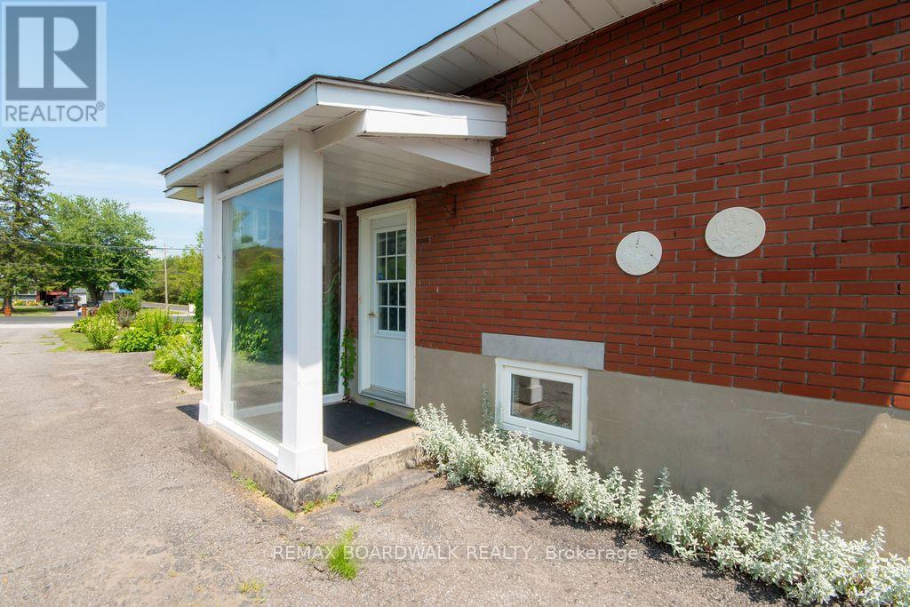 3654 Navan Road, Ottawa, ON