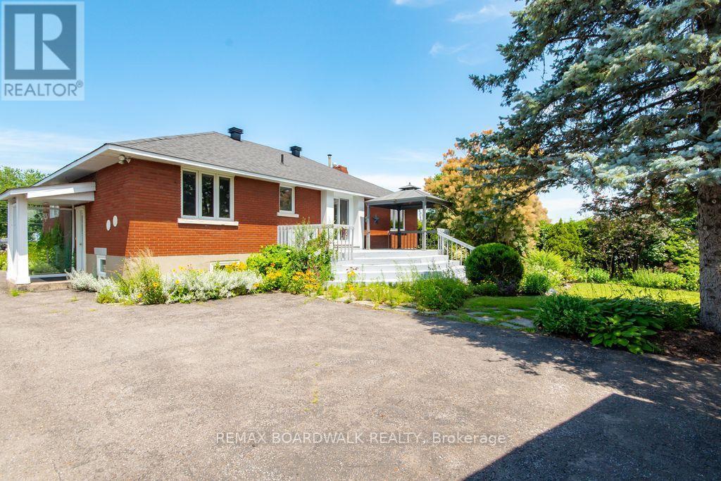3654 Navan Road, Ottawa, ON