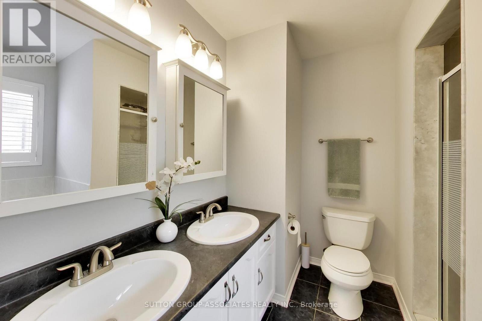 6321 Amber Glen Drive, Mississauga, ON