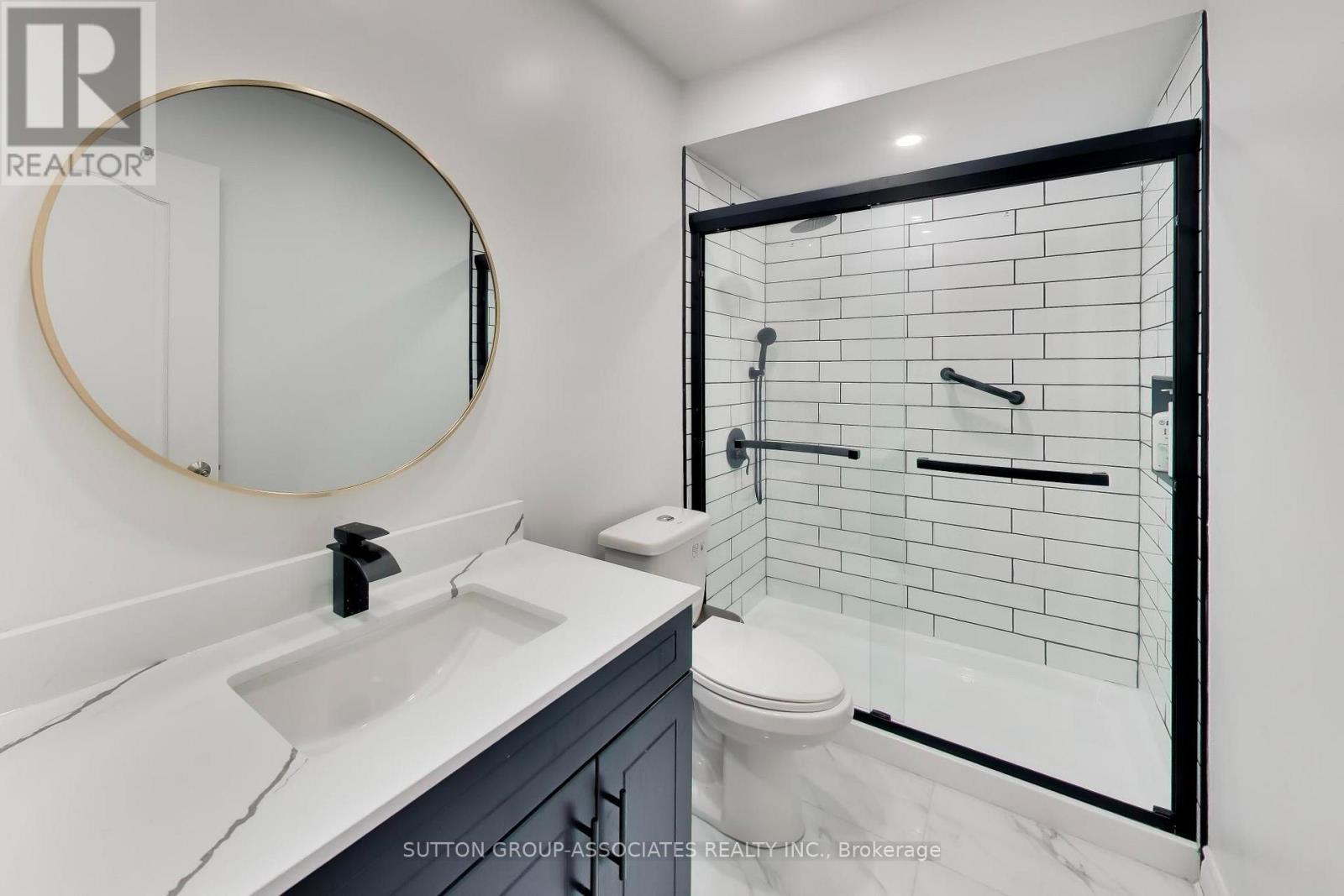 6321 Amber Glen Drive, Mississauga, ON