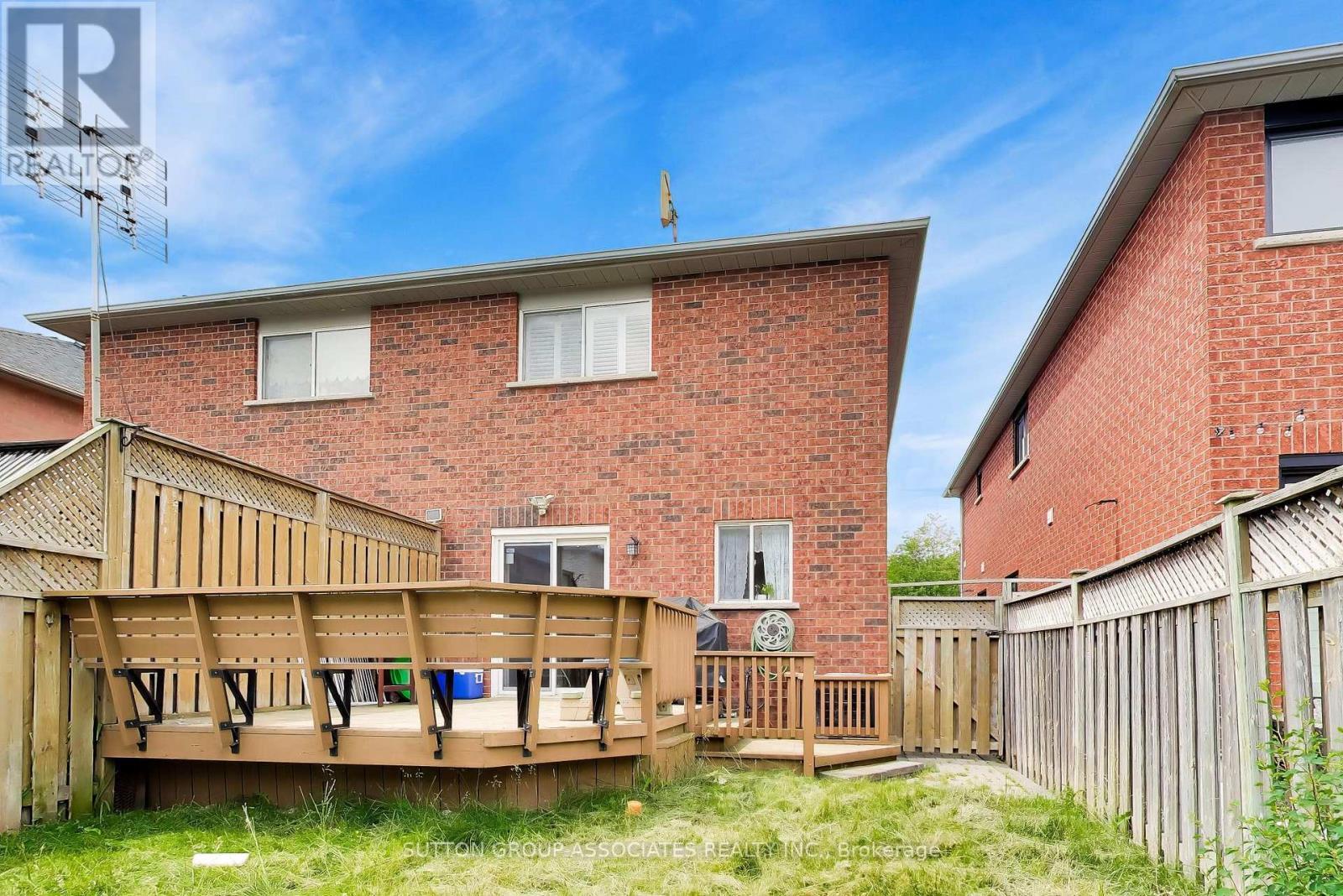 6321 Amber Glen Drive, Mississauga, ON