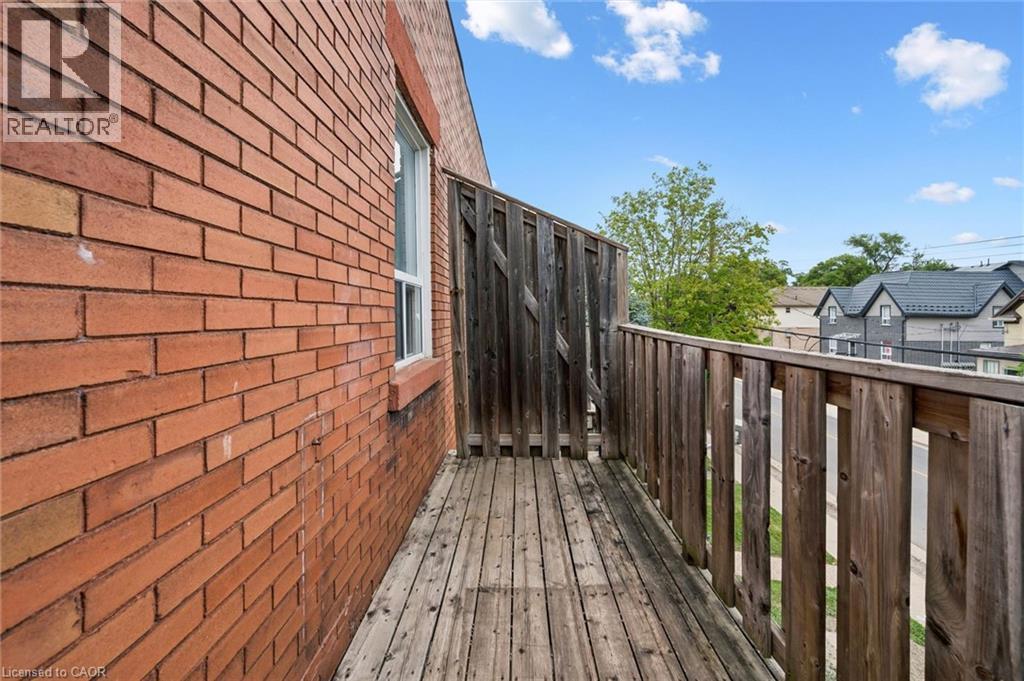 Off Primary bedroom - 126 Wellington Street N, Kitchener, ON - Outdoor