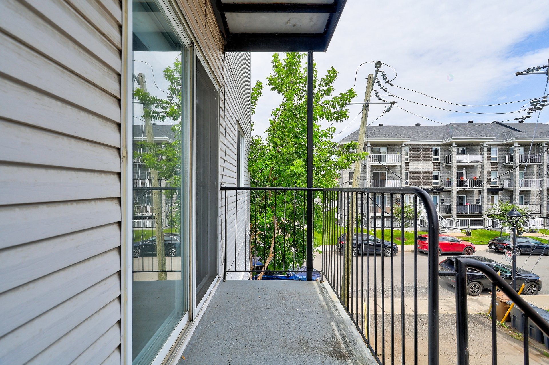 Balcon - 15996 Rue Victoria, Montréal (Rivière-Des-Prairies/Pointe-Aux-Trembles), QC