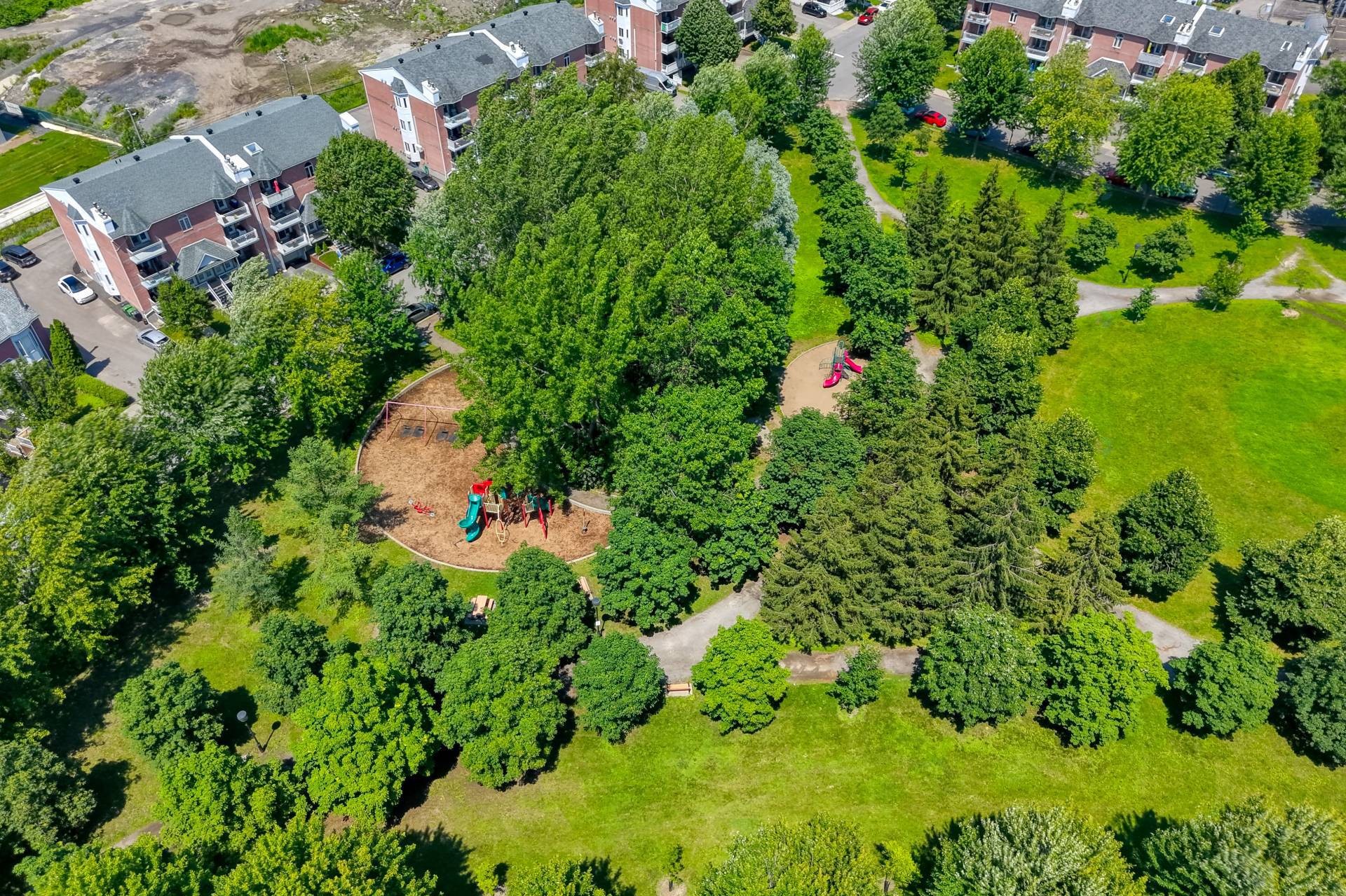 Autre - 15996 Rue Victoria, Montréal (Rivière-Des-Prairies/Pointe-Aux-Trembles), QC