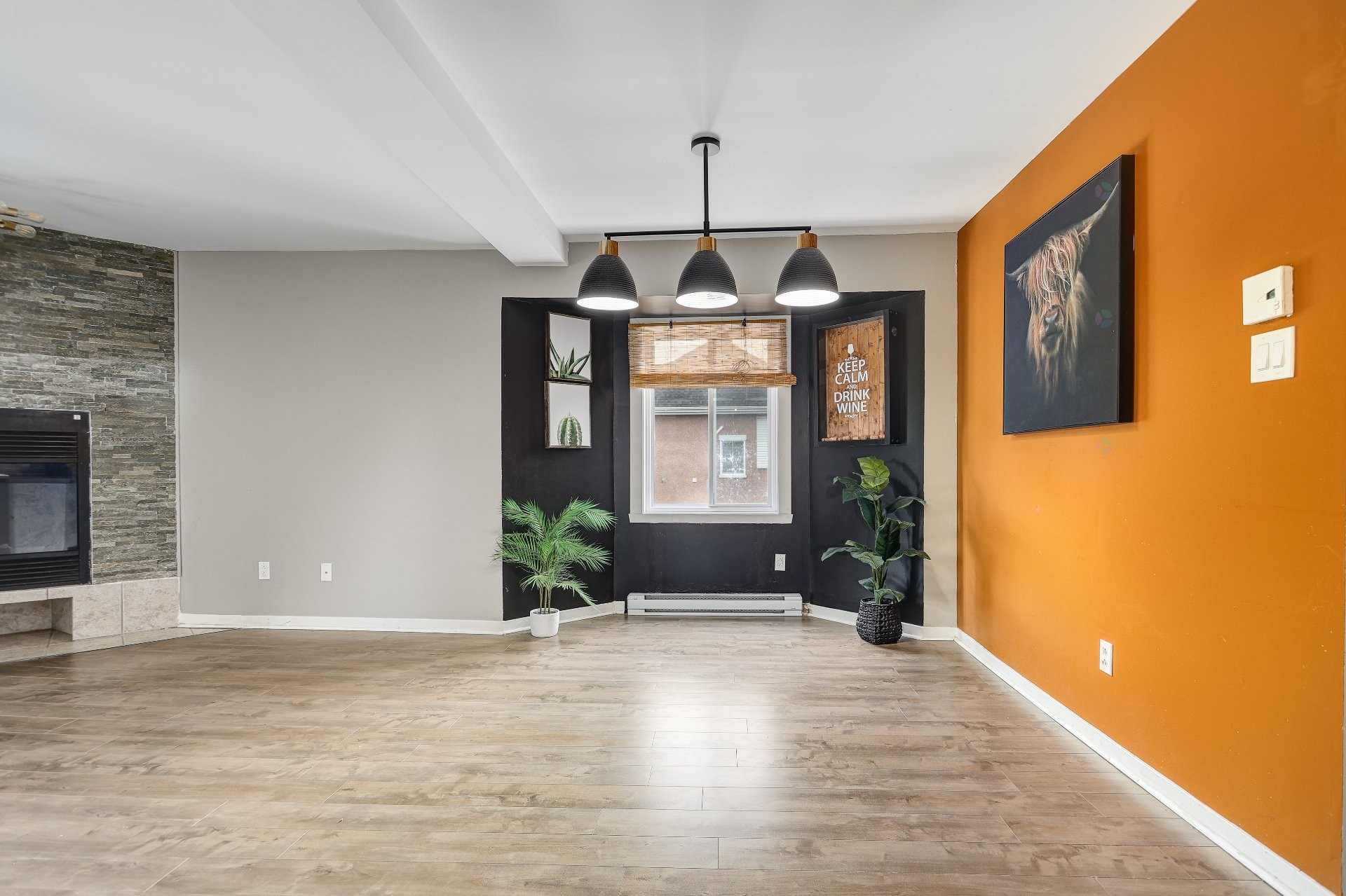 Salle à manger - 15996 Rue Victoria, Montréal (Rivière-Des-Prairies/Pointe-Aux-Trembles), QC