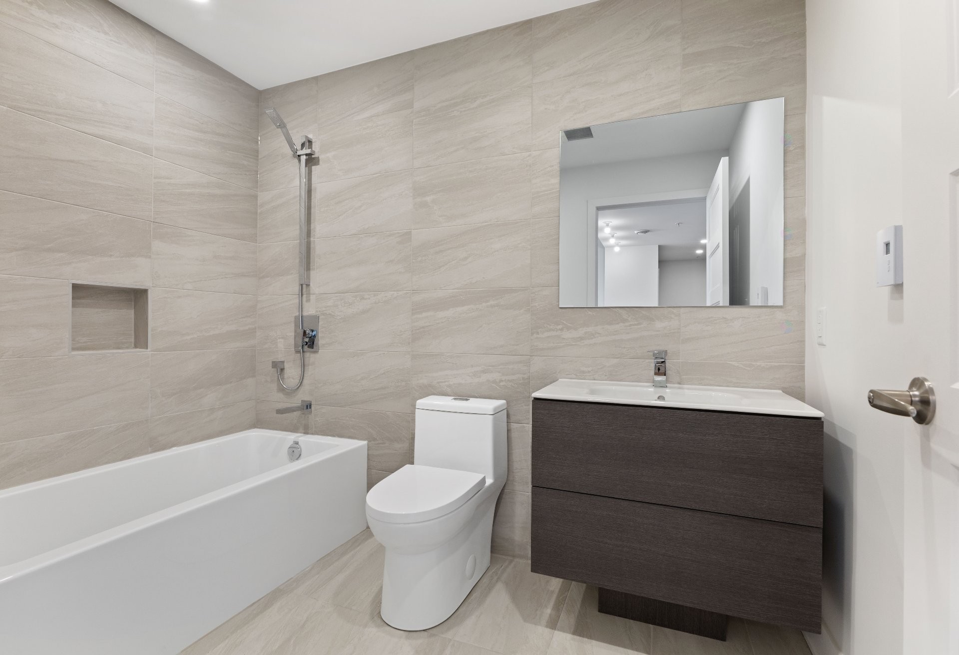 Bathroom - 205-10130 Rue Lauraine-Vaillancourt, Montréal (Ahuntsic-Cartierville), QC