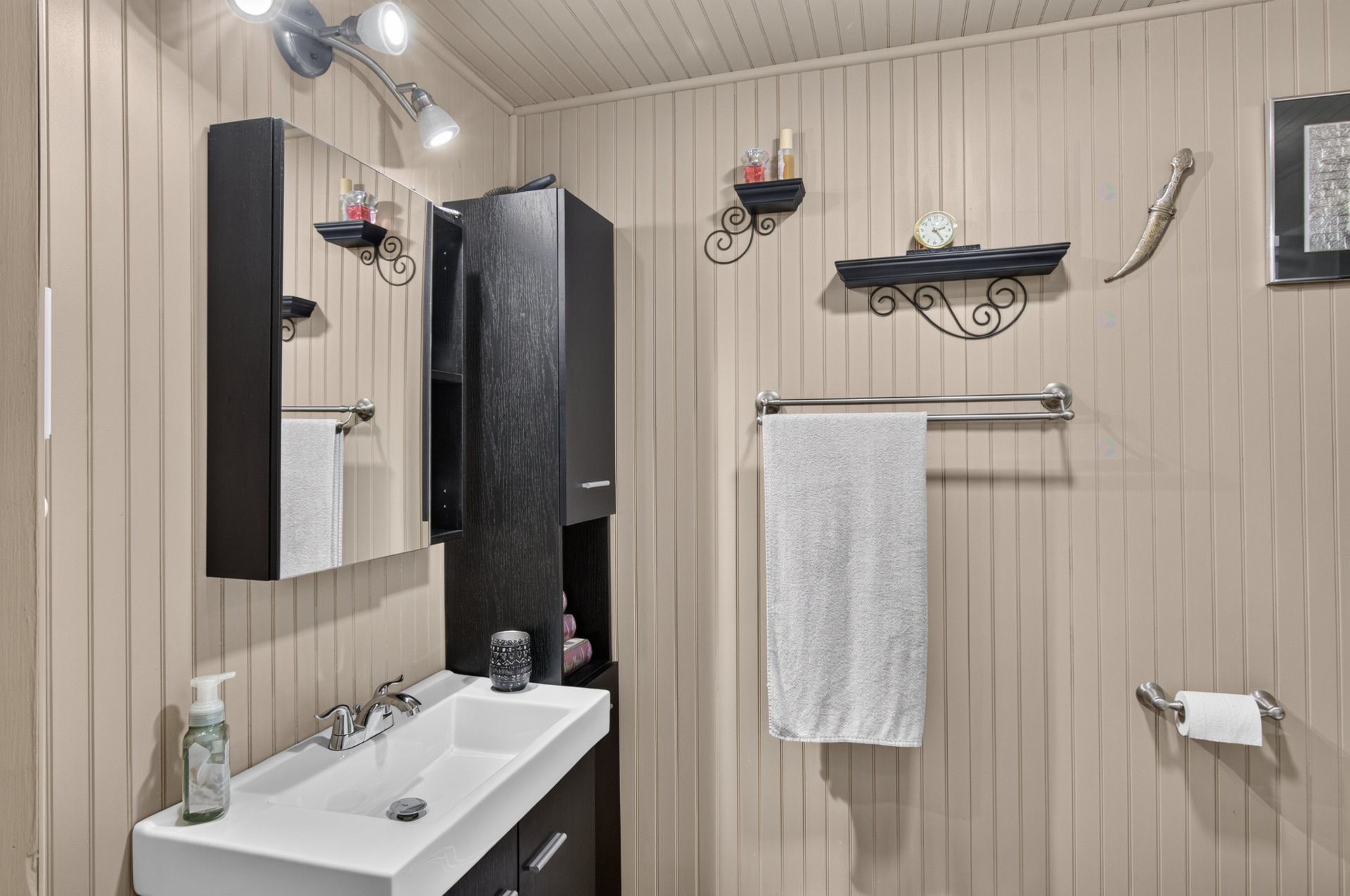 Salle de bains - 14465 Rue Victoria, Montréal (Rivière-Des-Prairies/Pointe-Aux-Trembles), QC