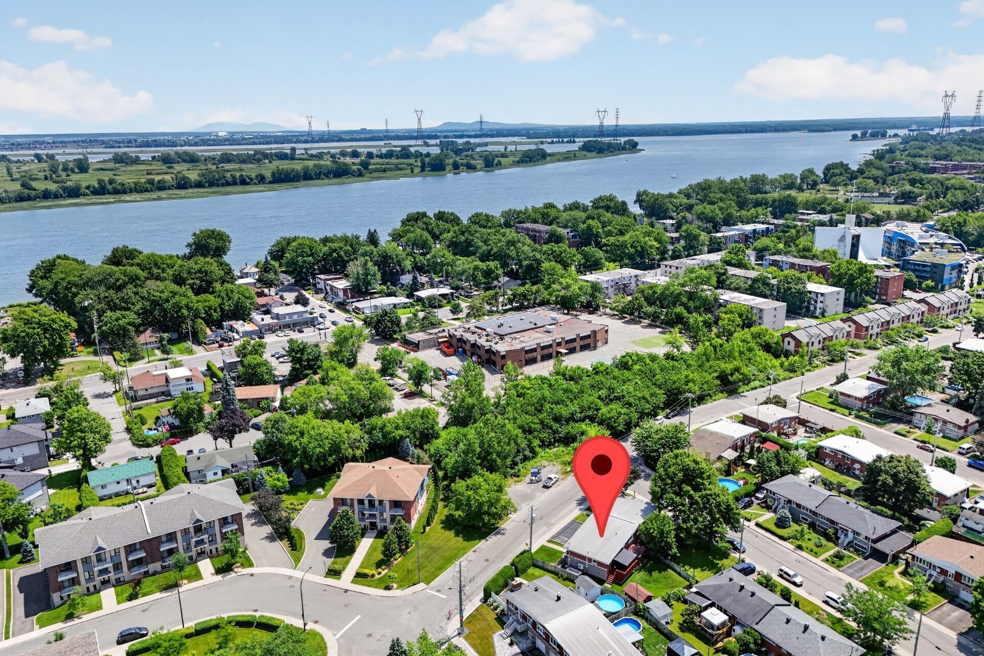Vue d'ensemble - 14465 Rue Victoria, Montréal (Rivière-Des-Prairies/Pointe-Aux-Trembles), QC