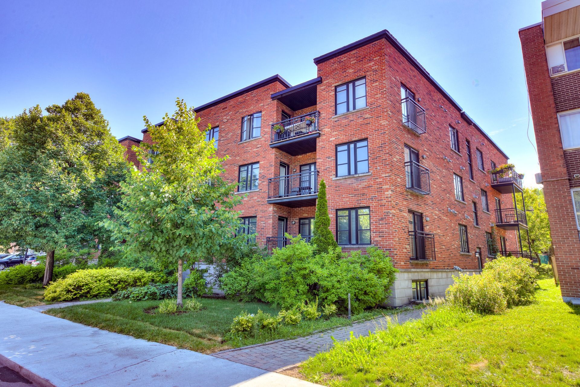 Front of Structure - 102-1628 Boul. Henri-Bourassa E., Montréal (Ahuntsic-Cartierville), QC