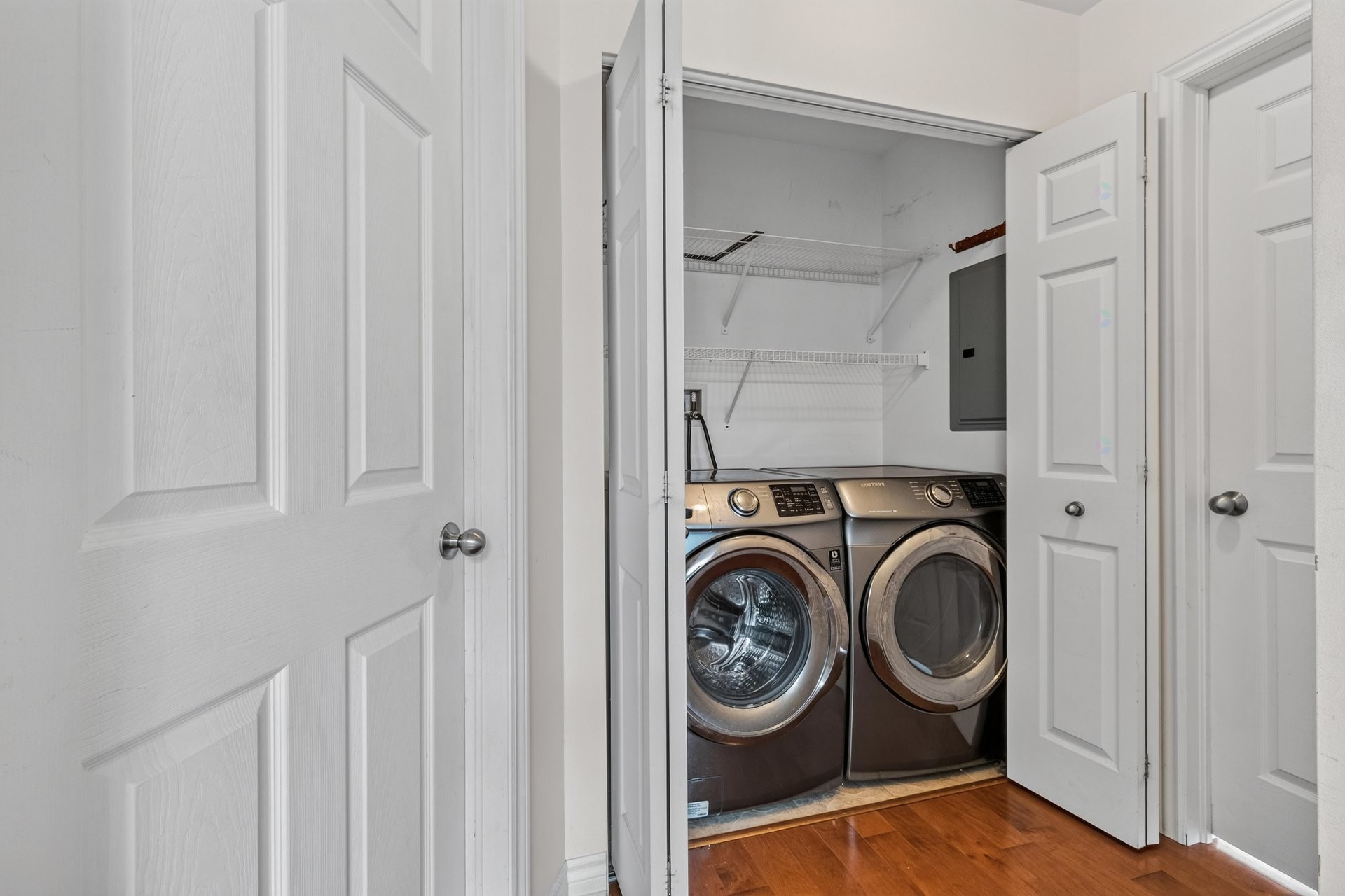 Salle de lavage - 7-410 Rue St-Roch, Montréal (Villeray/Saint-Michel/Parc-Extension), QC