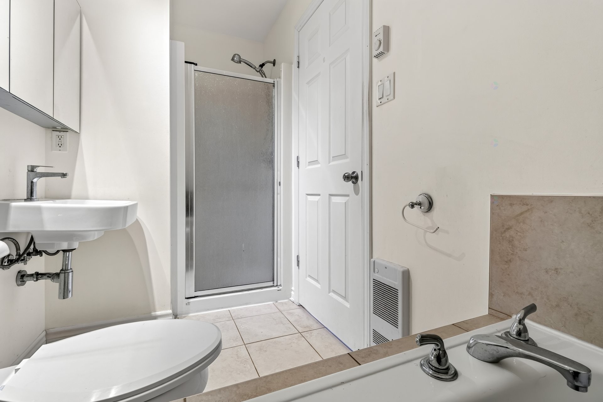 Salle de bains - 7-410 Rue St-Roch, Montréal (Villeray/Saint-Michel/Parc-Extension), QC