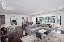 705-1455 Rue Sherbrooke O. Montréal (Ville-Marie), QC H3G 1L2