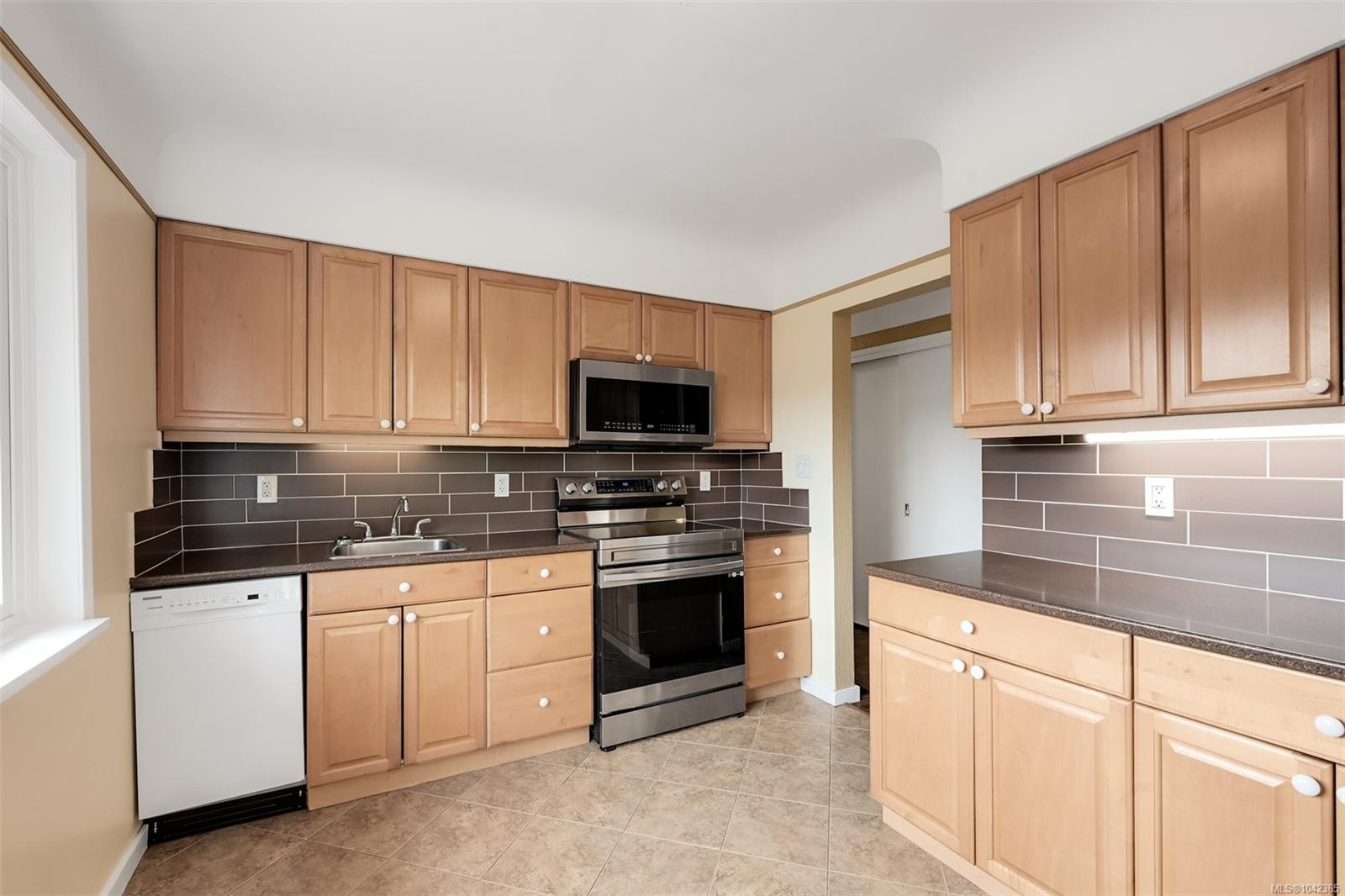 3967 Rainbow St, Saanich, BC
