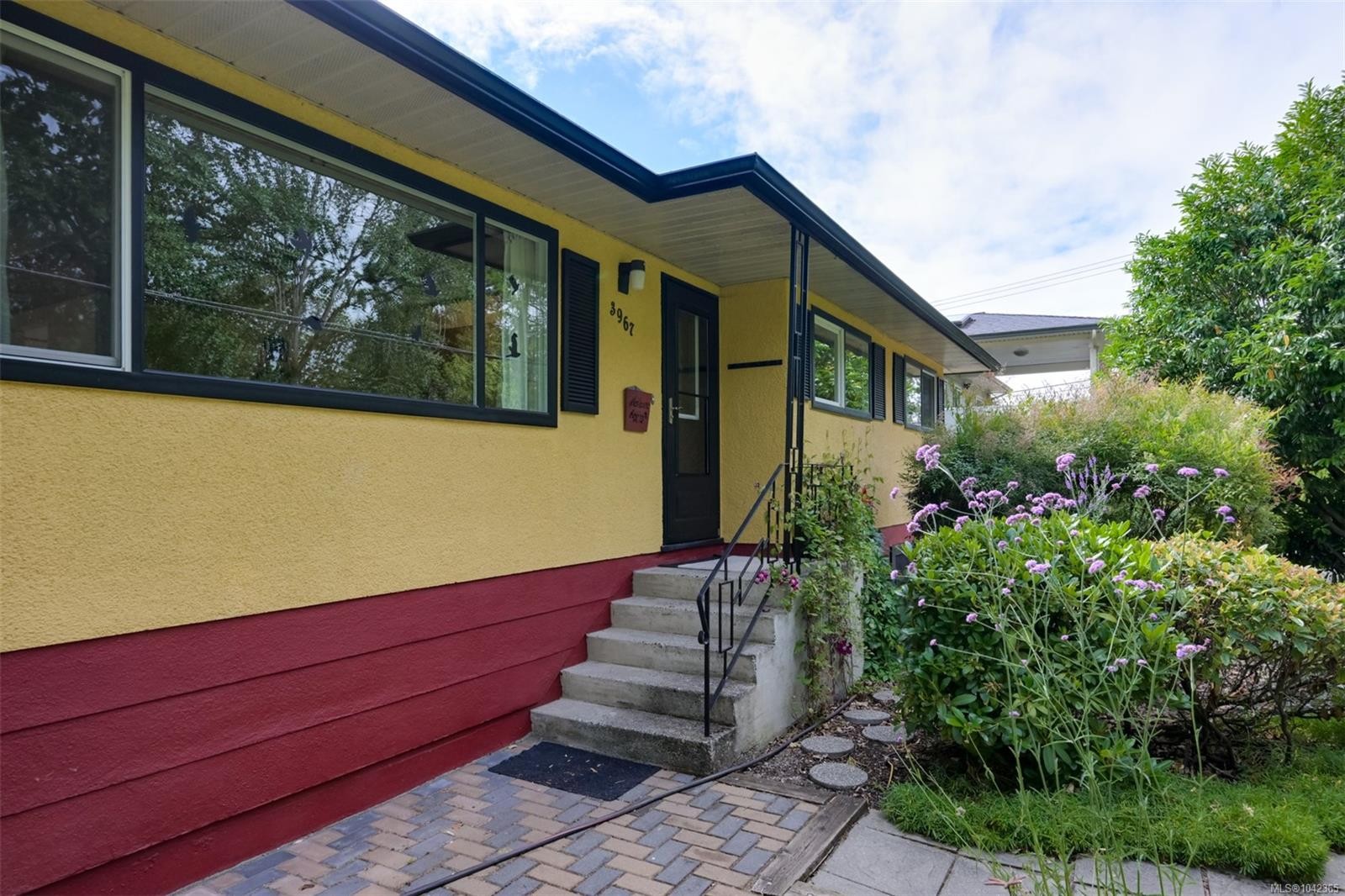 3967 Rainbow St, Saanich, BC