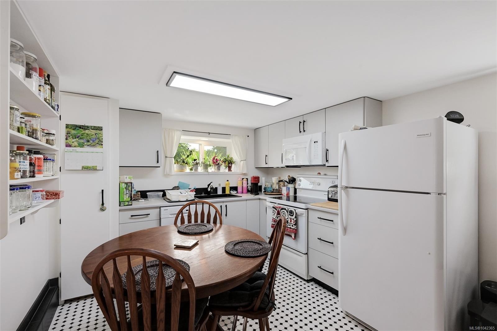 3967 Rainbow St, Saanich, BC