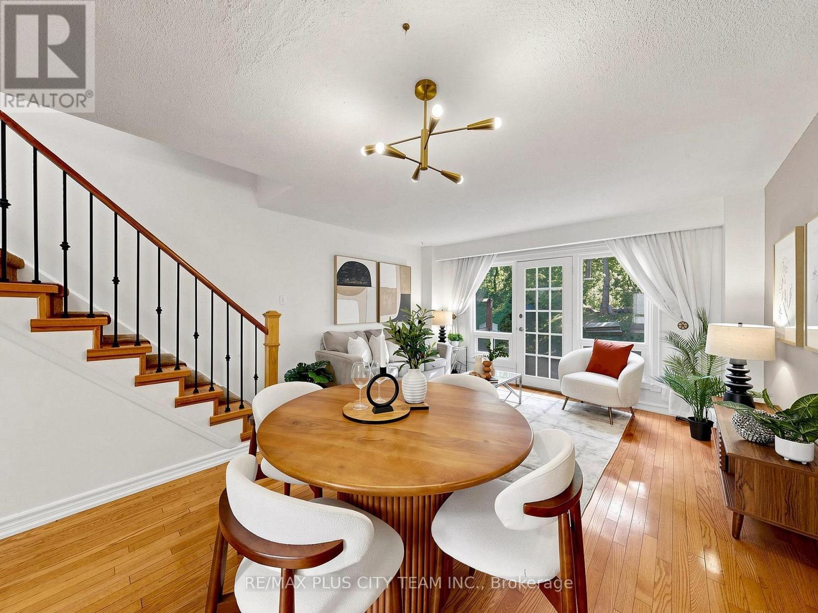 60 Tangle Briar Way, Toronto, ON - Indoor Photo Showing Dining Room