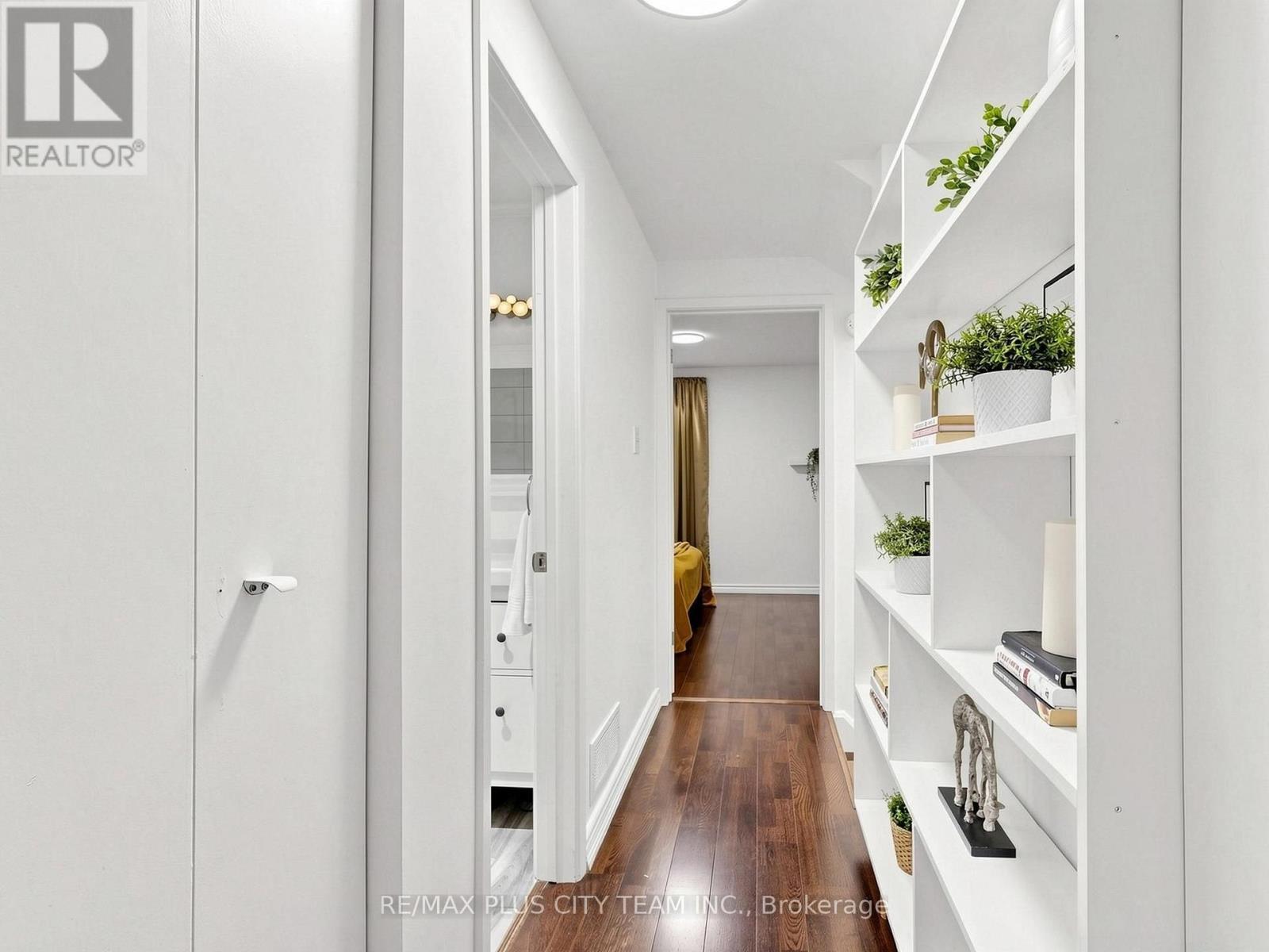 60 Tangle Briar Way, Toronto, ON - Indoor Photo Showing Other Room