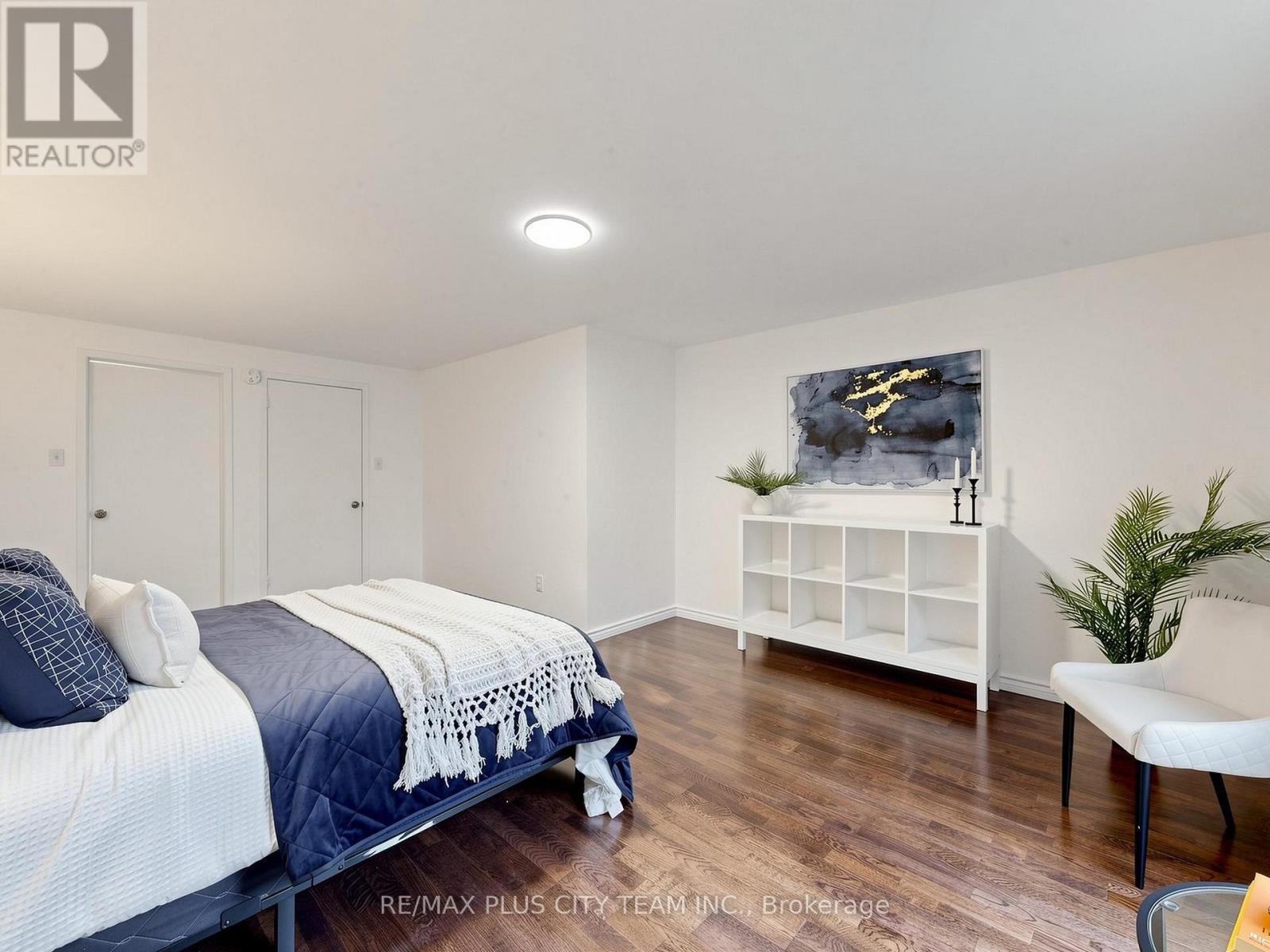 60 Tangle Briar Way, Toronto, ON - Indoor Photo Showing Bedroom