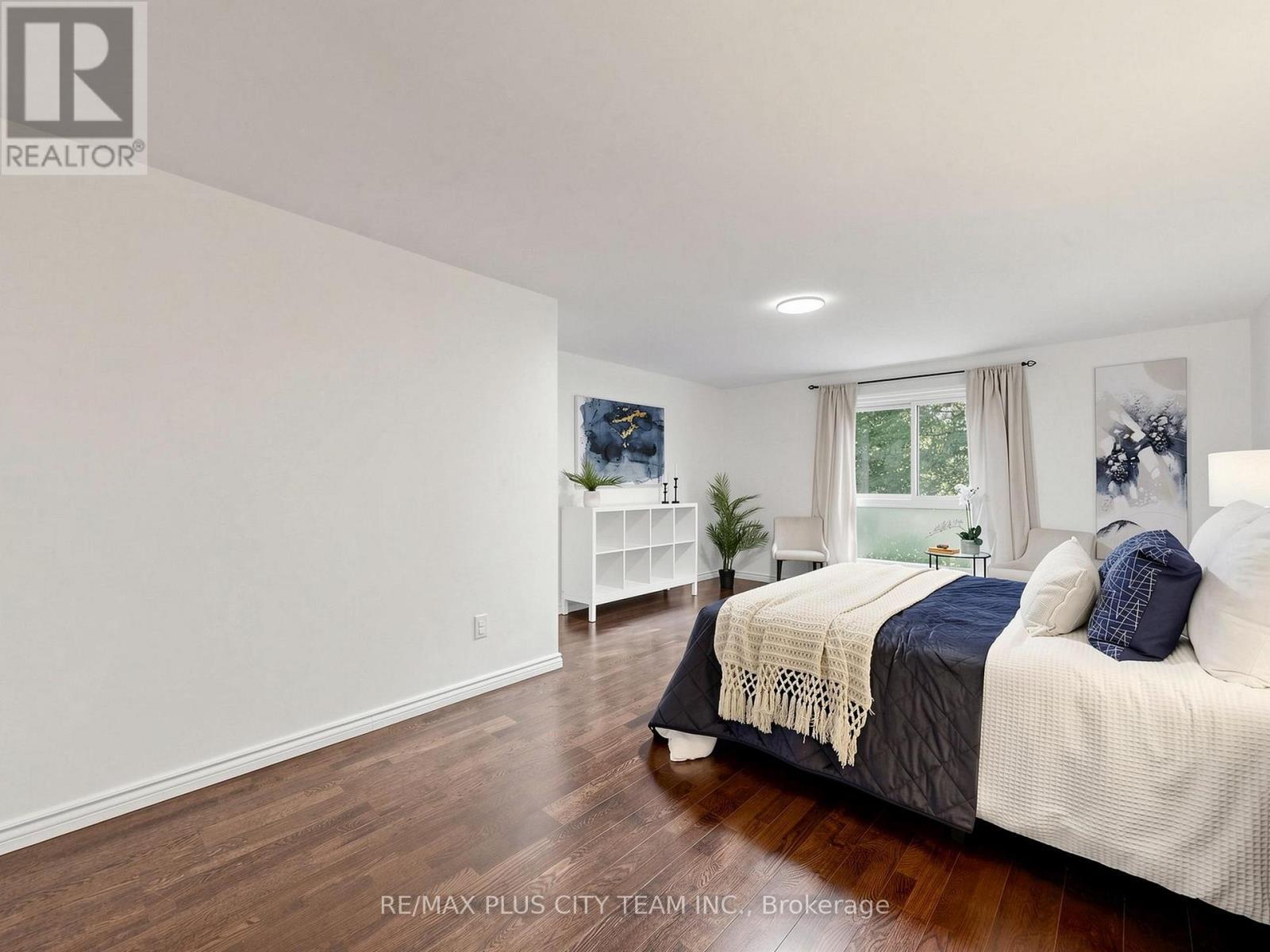 60 Tangle Briar Way, Toronto, ON - Indoor Photo Showing Bedroom