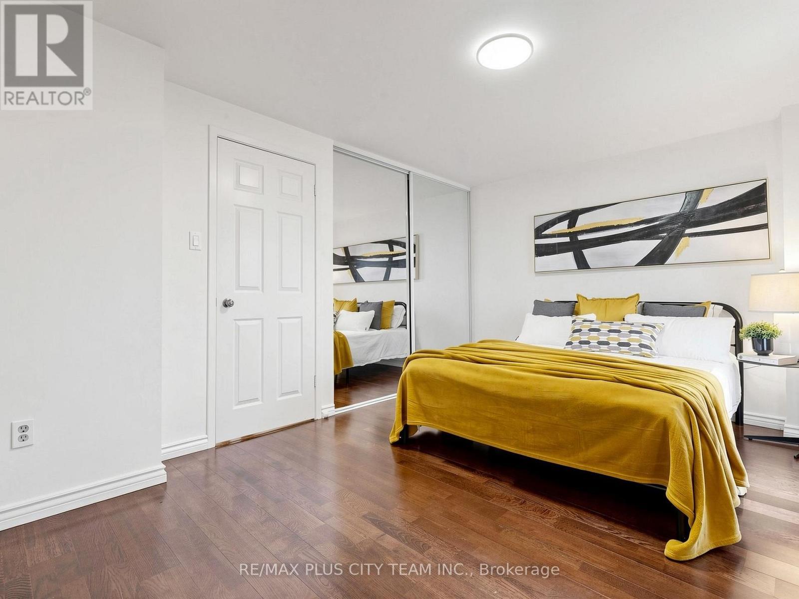 60 Tangle Briar Way, Toronto, ON - Indoor Photo Showing Bedroom