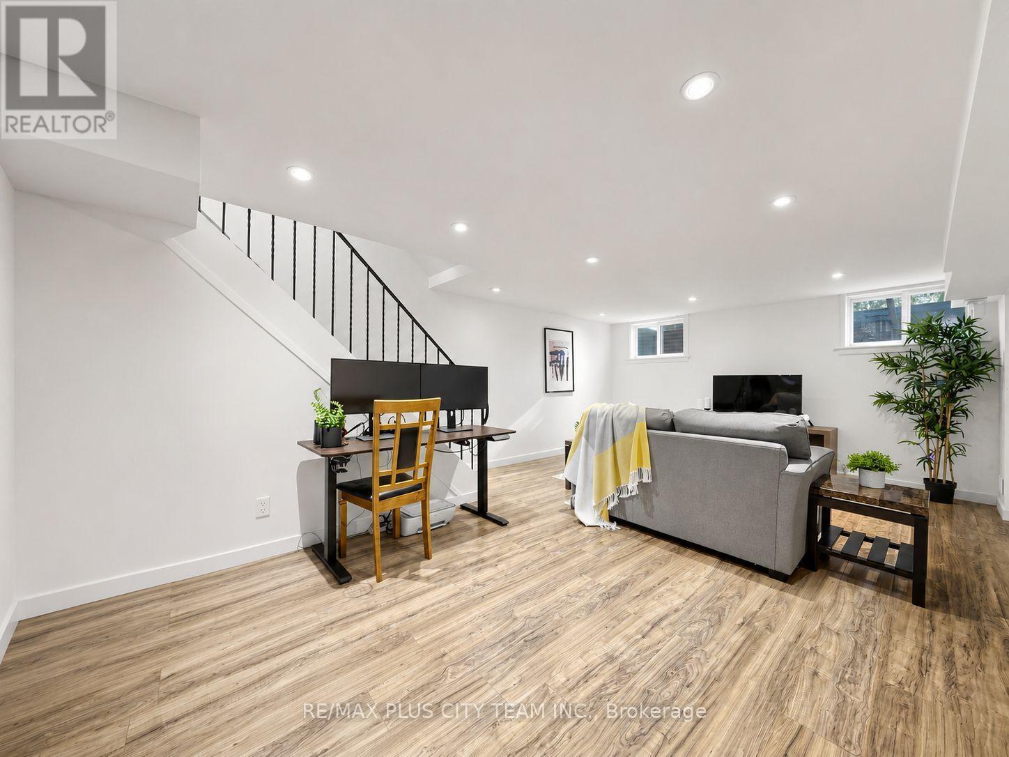 60 Tangle Briar Way, Toronto, ON - Indoor