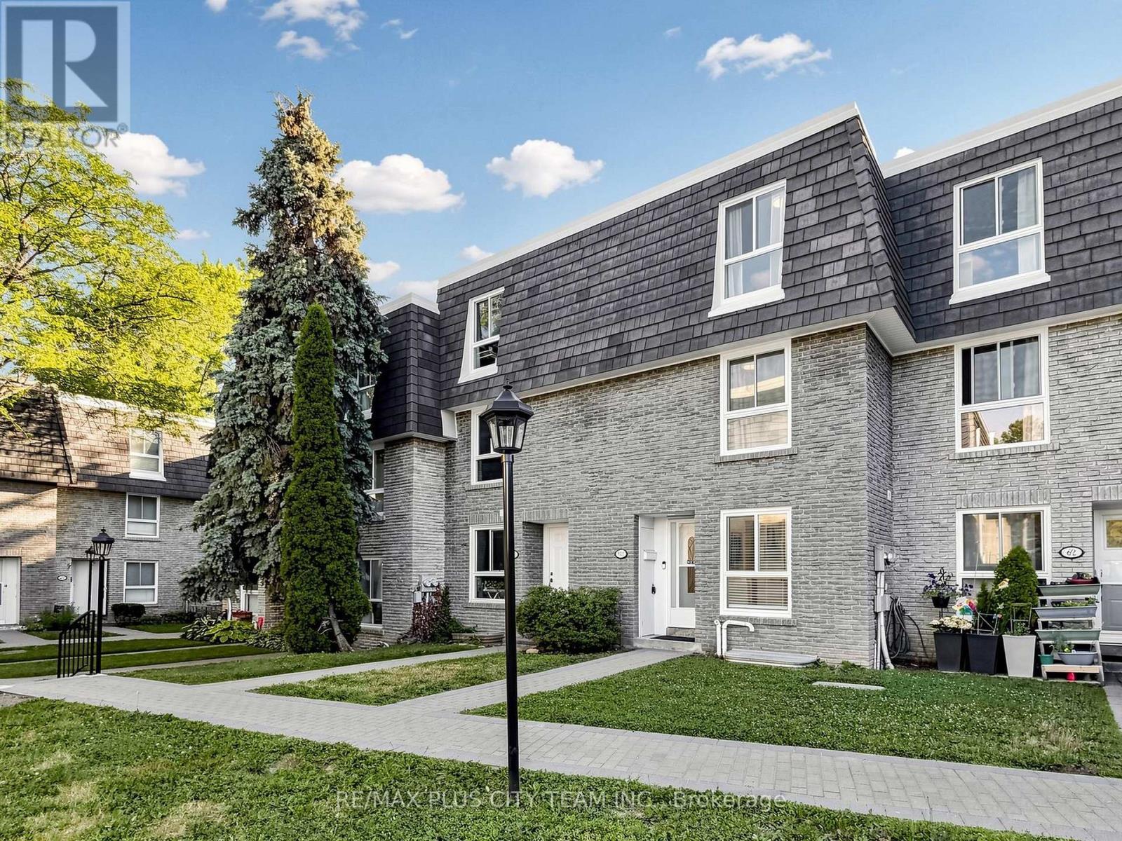 60 Tangle Briar Way, Toronto, ON - Outdoor With Facade