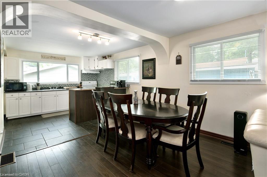 Dining area - 42 5Th Lane, Wasaga Beach, ON - Indoor Photo Showing Dining Room