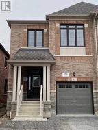 33 MACPHERSON STREET Whitby, ON L1P 0N4