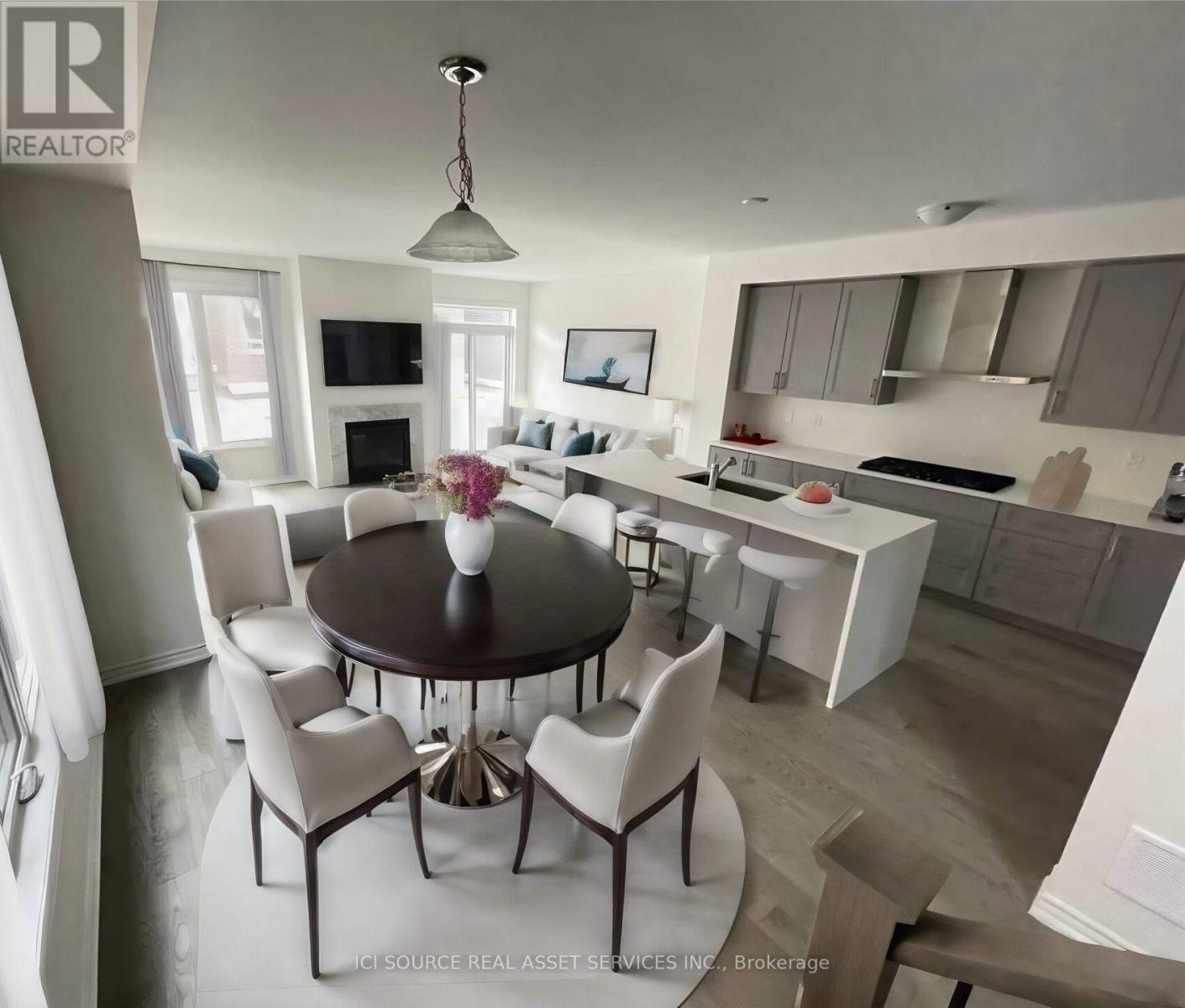33 Macpherson Street, Whitby, ON